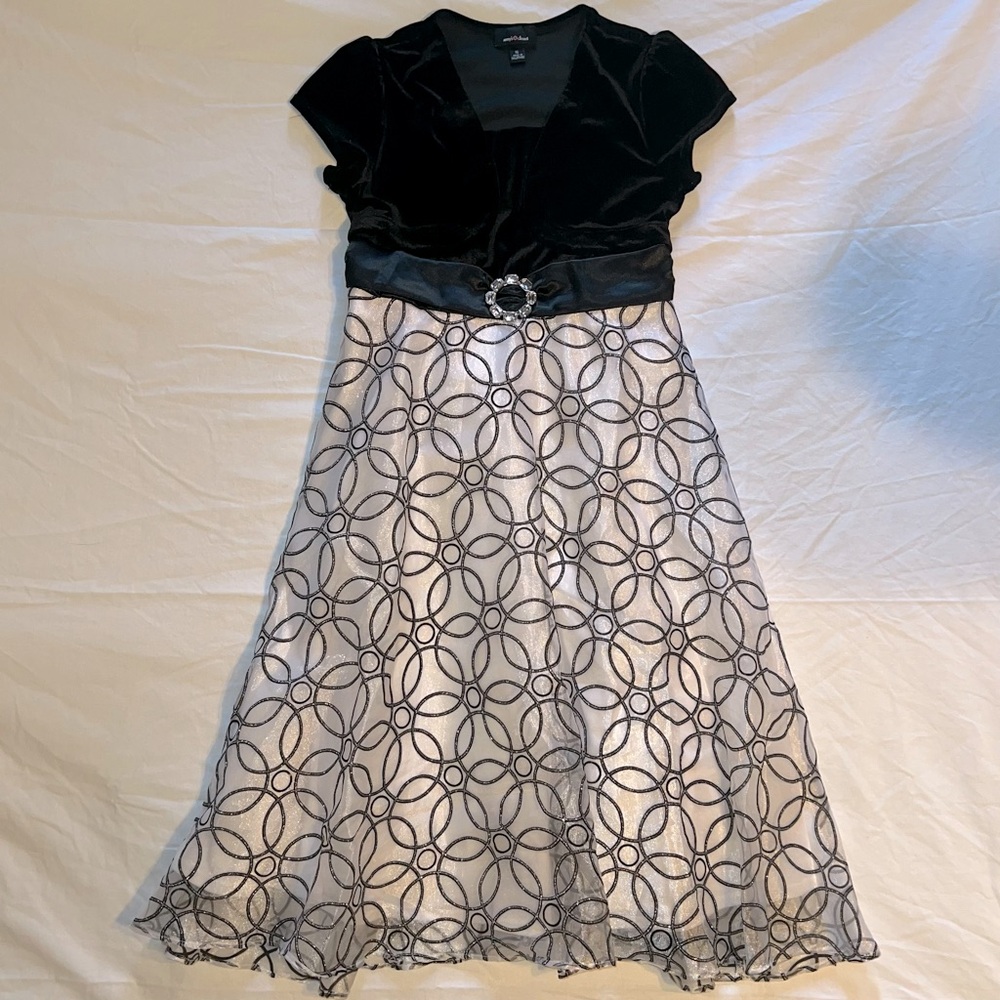 Amy’s Closet Girls/Juniors Formal Dress